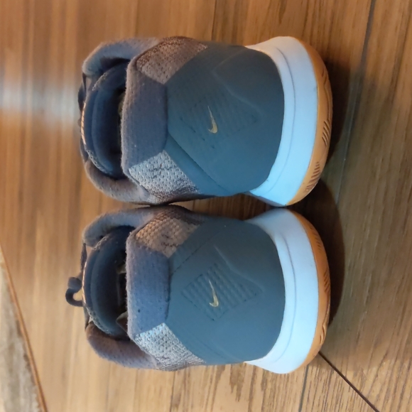 women's Nike flex experience run 4 size 10 running shoes - Picture 3 of 4